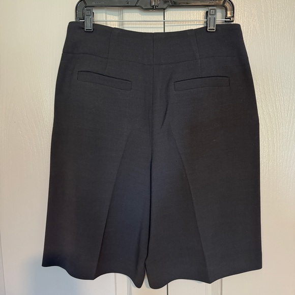 Brunello Cucinelli Women's Wool Bermuda Shorts Sz 6 Black - Picture 2 of 4